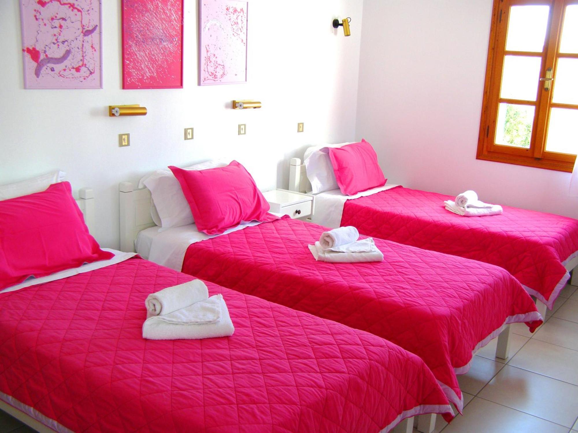 Elena & 4* Piso Livadi